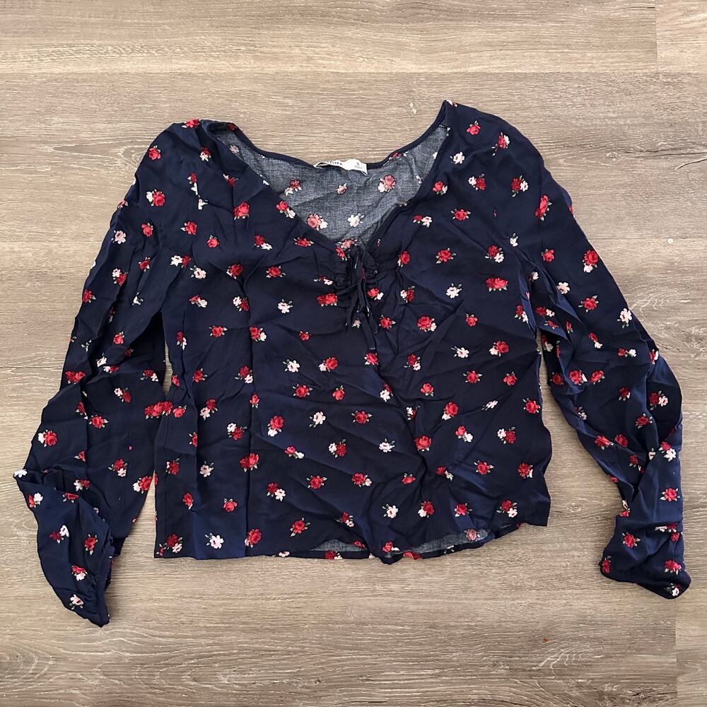 Hollister Crop Shirt Blouse Dark Blue Red Floral Size Small